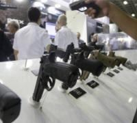 Arma é furtada em feira de defesa e segurança com presença de Mourão, Witzel e Crivella