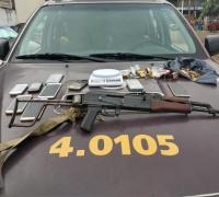 Três são presos em flagrante com fuzil russo no Jardim das Margaridas