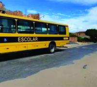 Criança de seis anos morre depois de ser atropelada por ônibus escolar