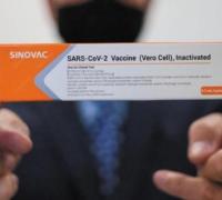 Após Índia negar envio imediato de doses da vacina de Oxford, governo federal requisita Coronavac