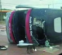 Ônibus da Expresso São Luiz com 19 multas tomba na BR-262/ BA e deixa 23 feridos