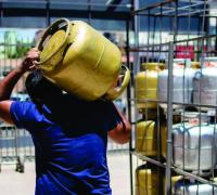 Lula vai enviar projeto para recompor verba de Auxílio Gás e Farmácia Popular após veto a emendas