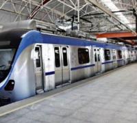 Homem cai em linha do metrô de Salvador; fluxo é interrompido