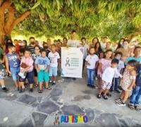 Semana sobre o autismo: passeio turístico por pontos da cidade encanta crianças do AMAR