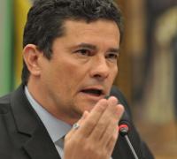 Moro se licencia do cargo para período de férias