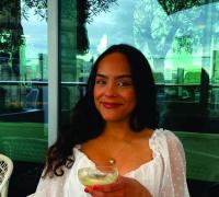 Mulher de 25 anos deixa mensagem inspiradora antes de morrer de câncer