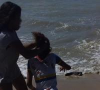 Adolescentes torturam e matam garota de 14 anos; crime foi gravado e divulgado na web