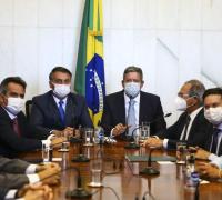 Presidente entrega medida provisória do novo Bolsa Família