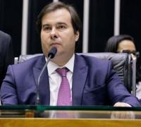 Maia quer discutir com governo texto que amplia o benefício emergencial