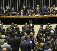 Câmara aprova texto-base da reforma da Previdência por 370 votos a 124