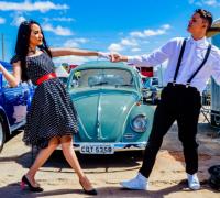 Irecê: Jovens modelos impressionam com ensaio fotográfico em Encontro de Veículos Antigos