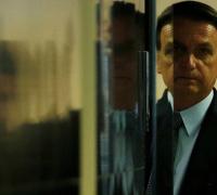 Bolsonaro é denunciado por incitar genocídio indígena