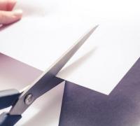 No teatro político das tesouras, a população sempre será tratada como papel