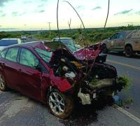 Cafarnaum: três pessoas morrem após carro bater na traseira de moto na BR-122