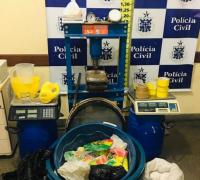 Polícia Civil prende dois homens e desativa laboratório de refino de drogas em Feira de Santana