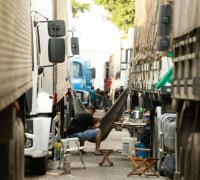 Após reunião com governo, caminhoneiros descartam paralisação