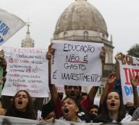 Justiça manda MEC suspender cortes em universidades federais