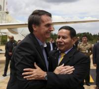 Na TV, Bolsonaro diz que ministro mentiu e adverte o vice Mourão