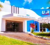 União dos Municípios da Bahia orienta prefeitos a suspenderem aulas e desestimular população a participar de eventos