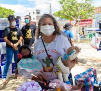 Exposição de artesanato reúne música, dança, artes visuais, na praça D. Máximo