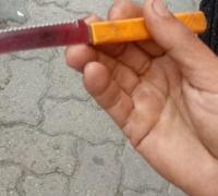 Mulher é presa após esfaquear vizinho em Barra do Rio Grande