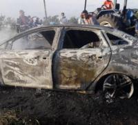 Homem morre carbonizado após carro bater em trem na BA-493