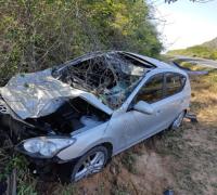 Carro colide com cavalo na BA-156 em Brotas de Macaúbas