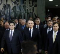 Proposta de reforma prevê pagamento de R$ 400 a idosos 