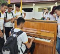 Estudantes de Irecê aprendem música, teatro e desenho de forma gratuita com apoio da Galvani