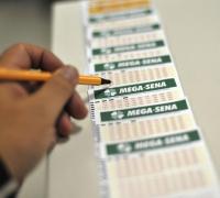 Mega-Sena acumula e deve pagar R$ 125 milhões no próximo sorteio