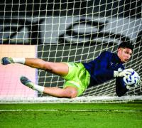 Goleiro Victor, natural de Xique-Xique, desponta no Bahia