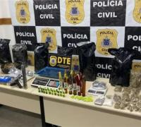 Ponto de venda de drogas é desativado em Feira de Santana e três pessoas são presas
