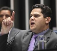 Presidente do Senado briga na Justiça para manter sigilo de gastos