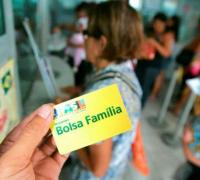 Bolsa Família não tem dinheiro para pagar o 13º prometido por Bolsonaro
