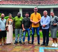 Gentio do Ouro: Prefeito visita escola e define intervenções e reforma com urgência