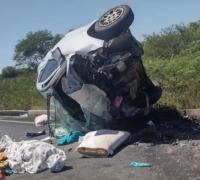 Casal morre e duas pessoas ficam feridas em acidente na BA-161 próximo à Barra